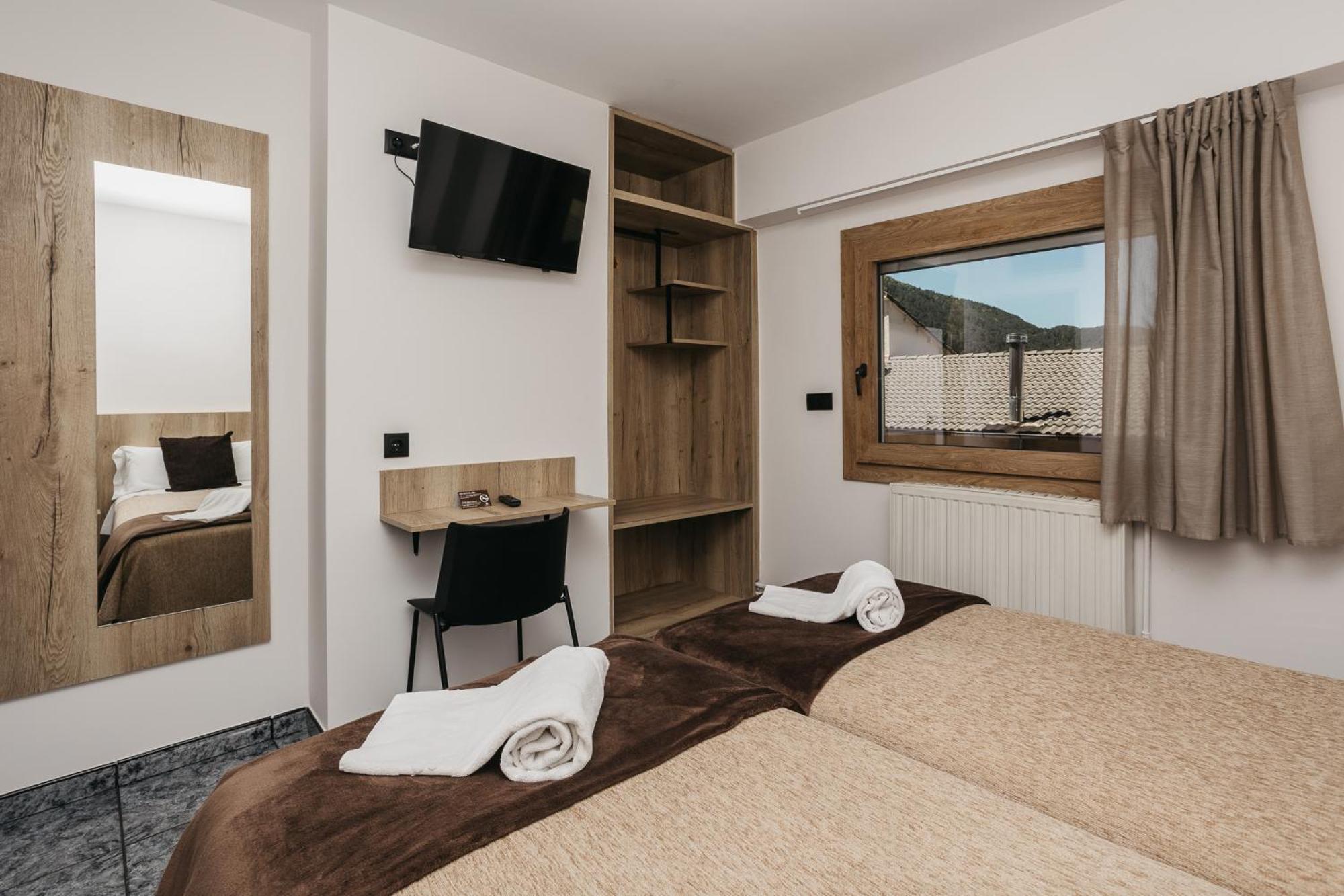 La Trobada Hotel Sport Ripoll Eksteriør bilde