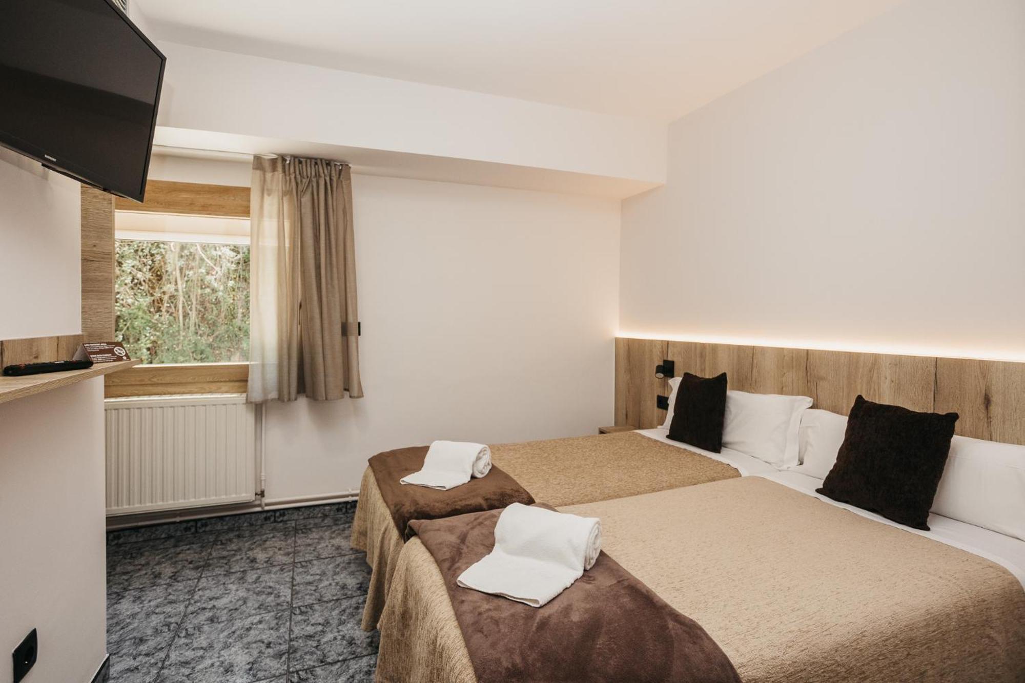 La Trobada Hotel Sport Ripoll Eksteriør bilde