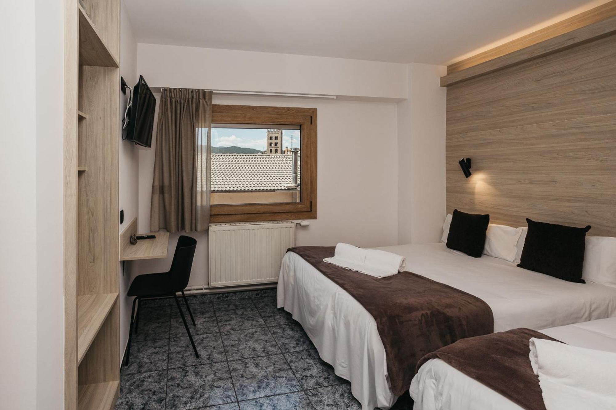 La Trobada Hotel Sport Ripoll Eksteriør bilde