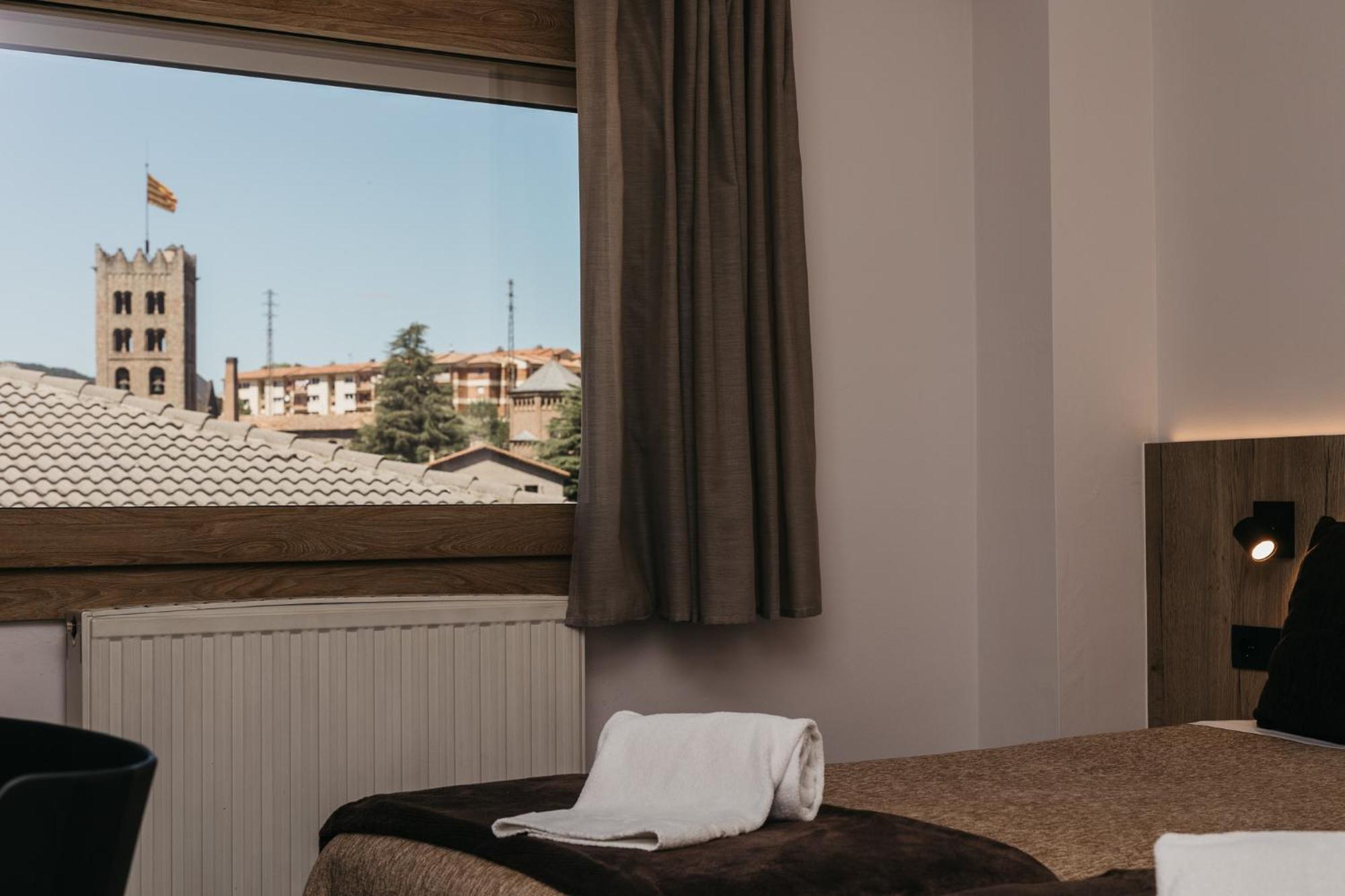 La Trobada Hotel Sport Ripoll Eksteriør bilde