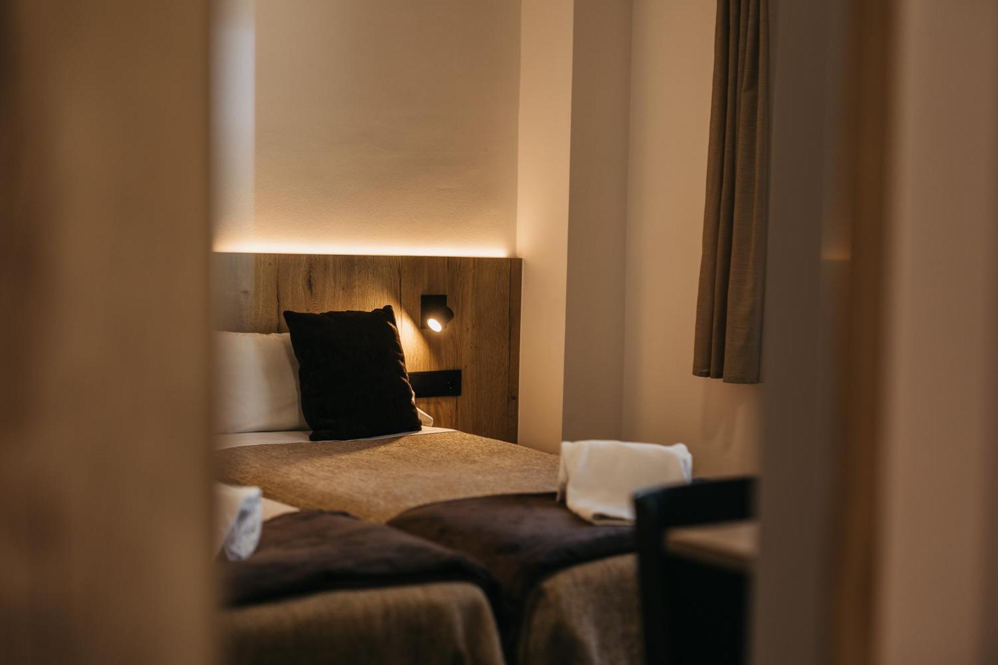 La Trobada Hotel Sport Ripoll Eksteriør bilde